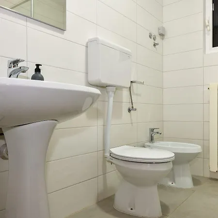 דירה Spacious Mary With Terrace