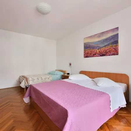 Spacious Mary With Terrace