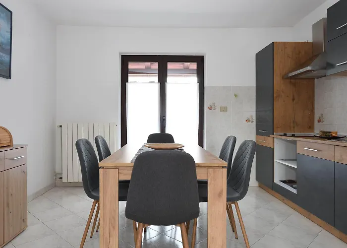 Spacious Mary With Terrace Rovinj