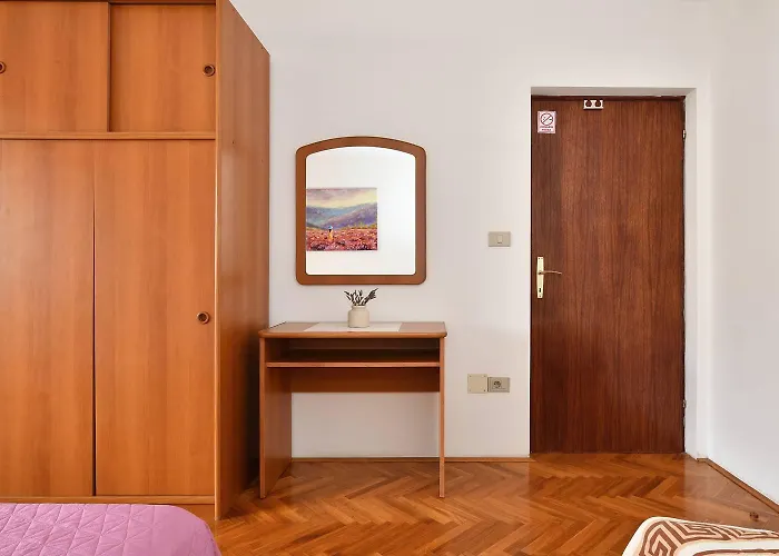 Spacious Mary With Terrace Apartamento