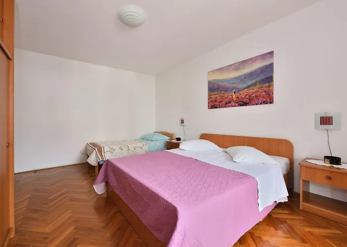 Spacious Mary With Terrace