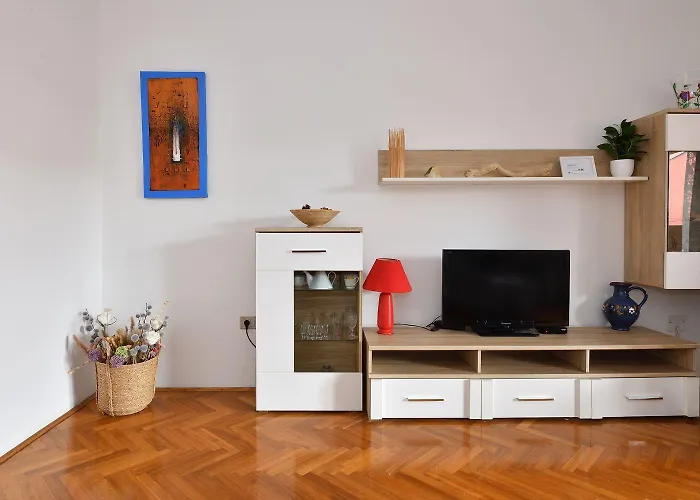 Spacious Mary With Terrace