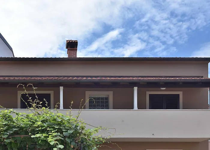 Spacious Mary With Terrace *